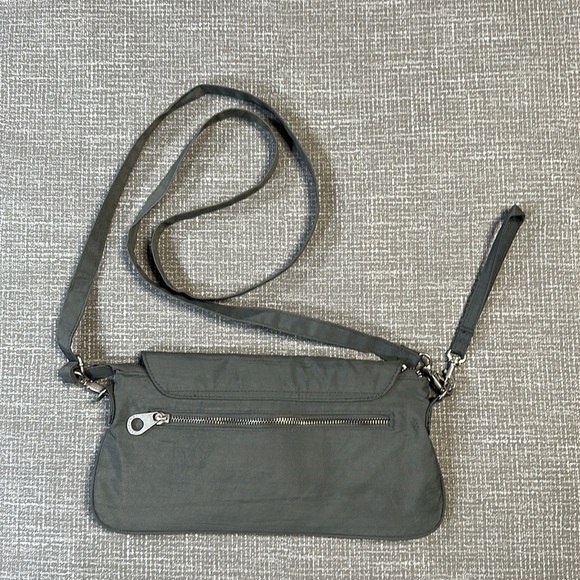 Baggallini Flap Crossbody Adjustable strap wristlet Messenger Bag grey - Picture 2 of 12